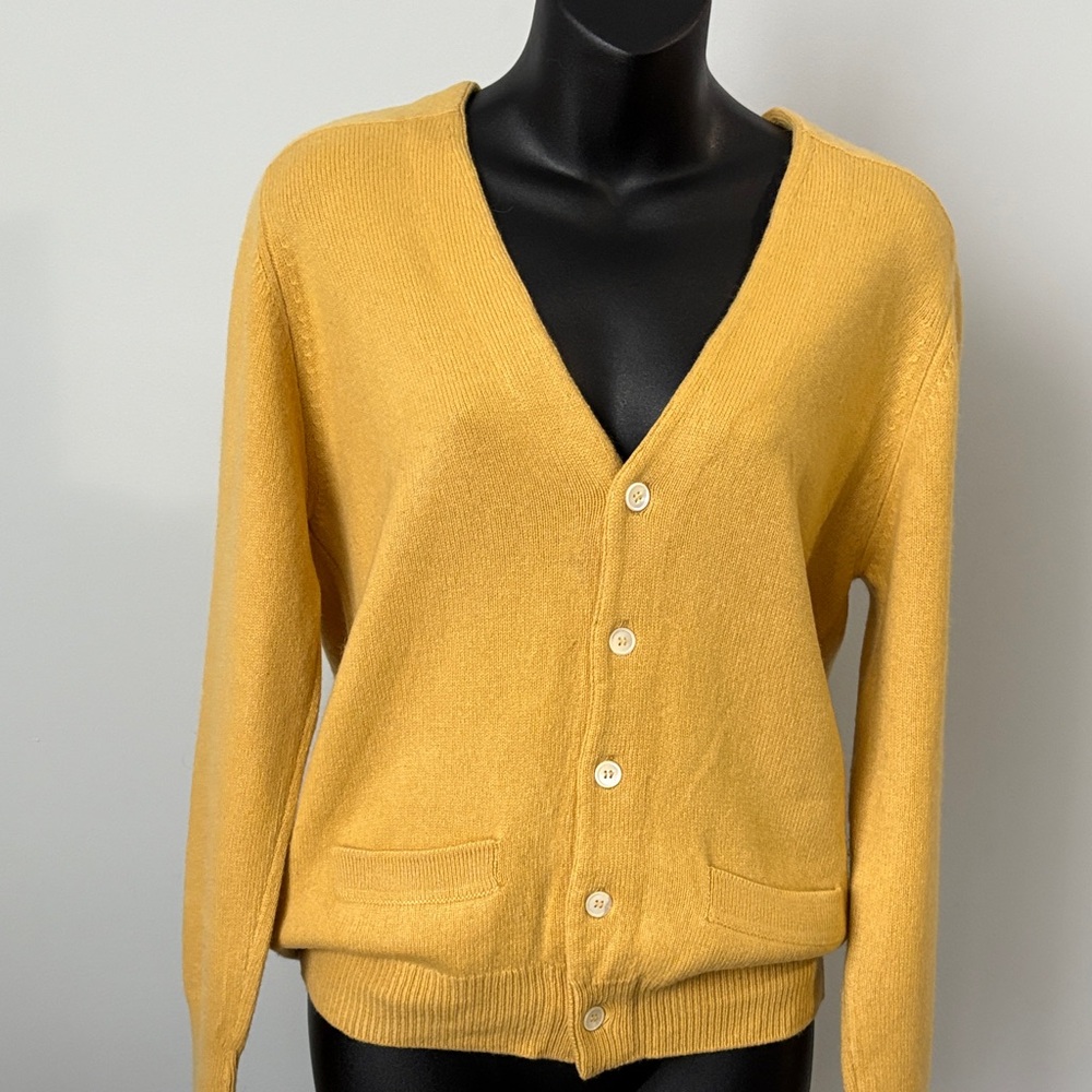 Vintage 💯% Cashmere Sweater